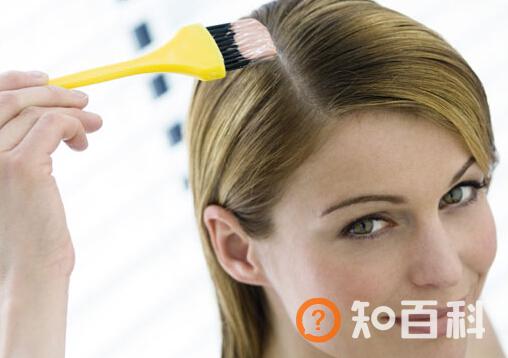 洗染发剂弄手上怎么洗？洗染发剂弄衣服上怎么洗