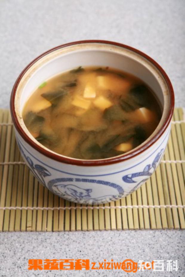 白菜豆腐裙带菜汤