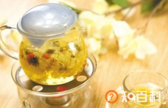 菊花泡水喝的功效与作用 菊花泡水喝的副作用与禁忌