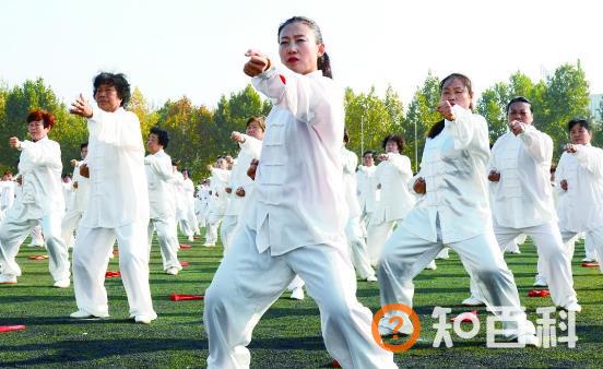 老年人热衷打太极拳健身 常打太极拳对老人的9大好处