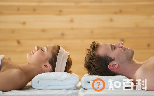 白领长期坐办公室 看看这些缓解身体疼痛