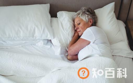 老年人失眠危害健康 治疗失眠的小妙招