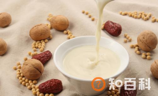 老人喝豆浆养生要注意的禁忌 豆浆的药膳食谱推荐