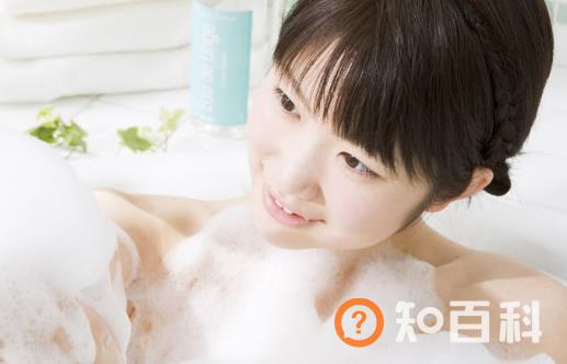 白领长期坐办公室 看看这些缓解身体疼痛