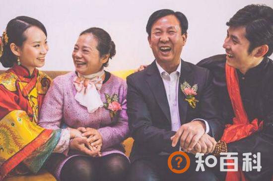 结婚父母穿什么衣服