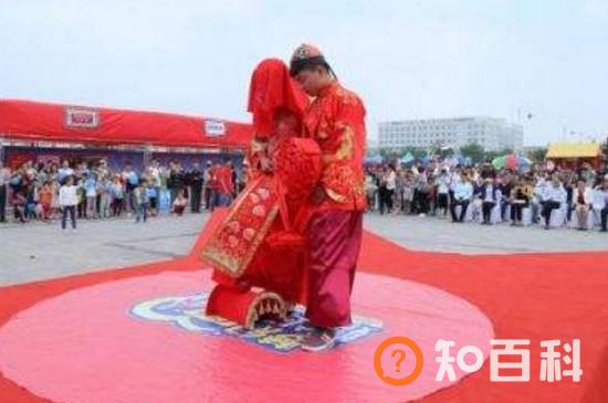 结婚为什么要跨马鞍