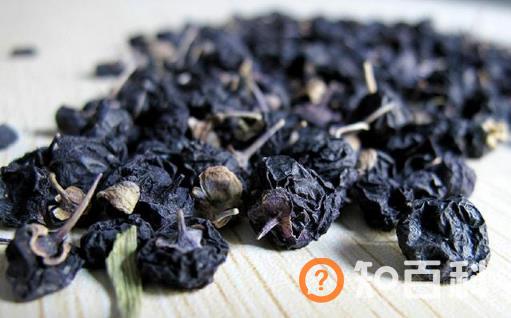 想要天天用枸杞泡水 应该选择黑枸杞还是红枸杞