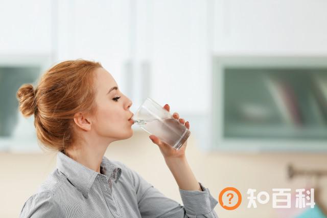 一日断食排毒法喝水方式  轻轻松松给身体一次大清理
