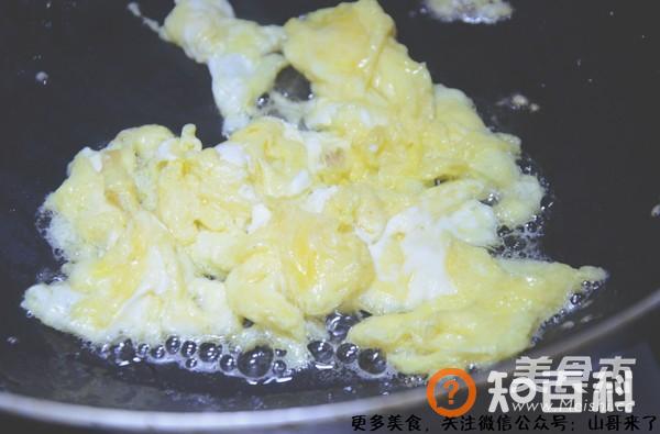 湖南特色蒜苗腊肉炒饭做法大全