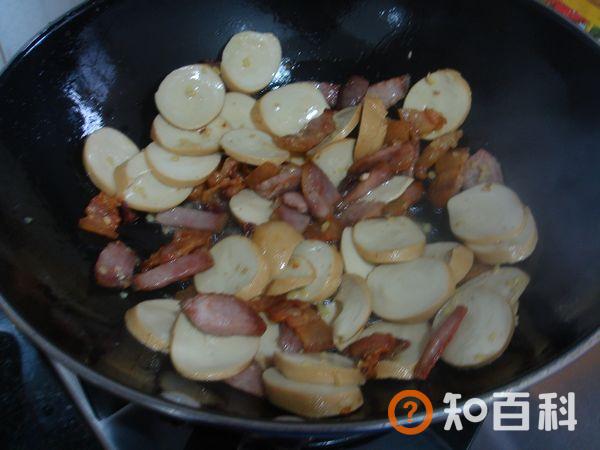 腊肉炒素鸡做法大全