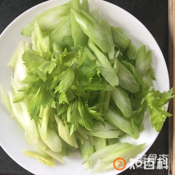 腊肠炒西芹做法大全