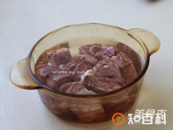 味道无比鲜甜的羊蝎子萝卜汤做法大全