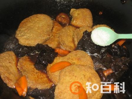 香菇黑木耳烧素鸡做法大全