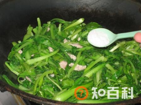 鸡毛菜肉丝炒面条做法大全