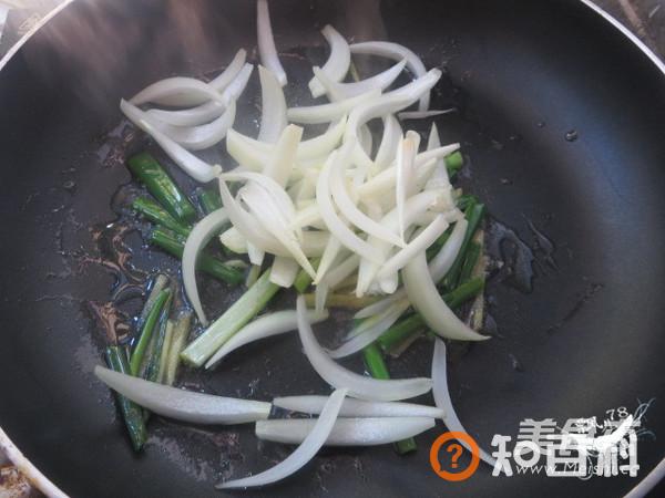 洋葱焖鸡翅做法大全