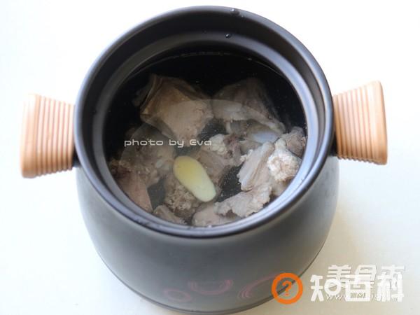 味道无比鲜甜的羊蝎子萝卜汤做法大全