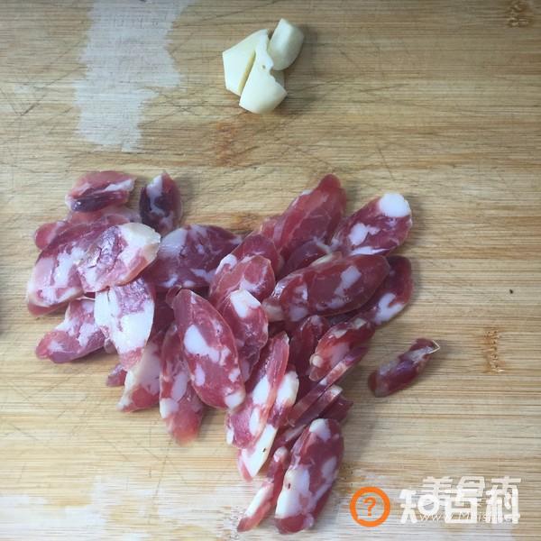 腊肠炒西芹做法大全