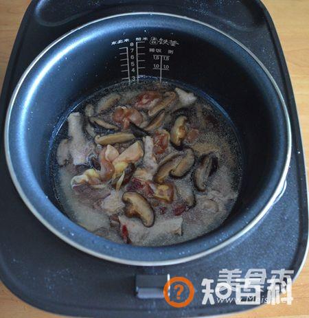 香菇鸡腿煲仔饭做法大全