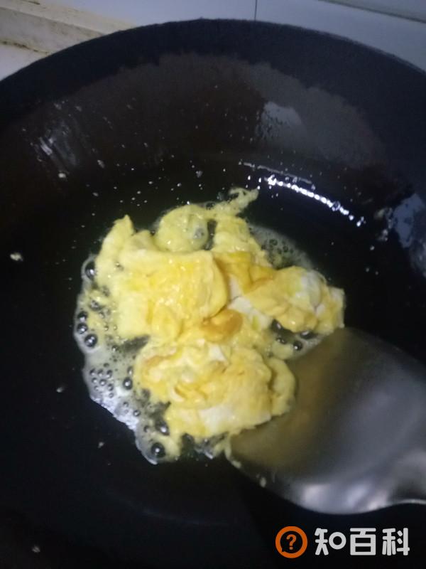 芹菜叶平菇炒鸡蛋做法大全