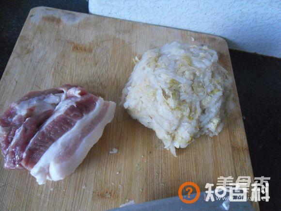 五花肉煨酸菜做法大全