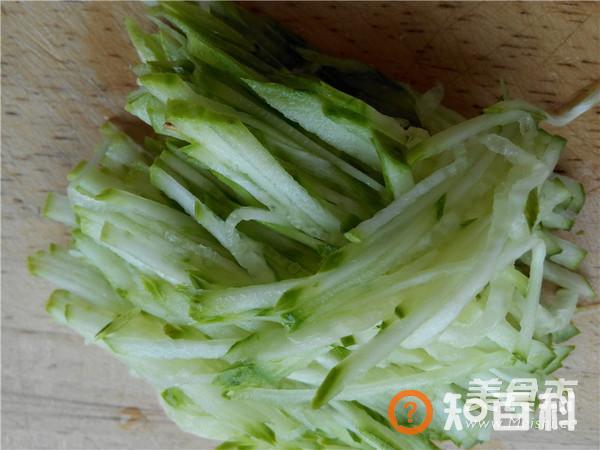 尖椒鸡蛋炸酱面做法大全