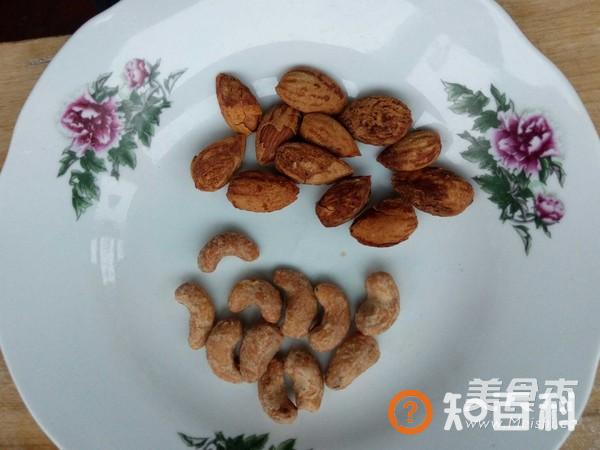 奶香鸡蛋果仁饼做法大全