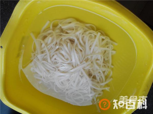 尖椒鸡蛋炸酱面做法大全