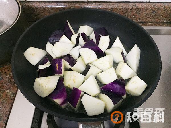 蒜香鸡腿菌茄子做法大全