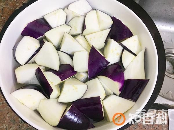 蒜香鸡腿菌茄子做法大全