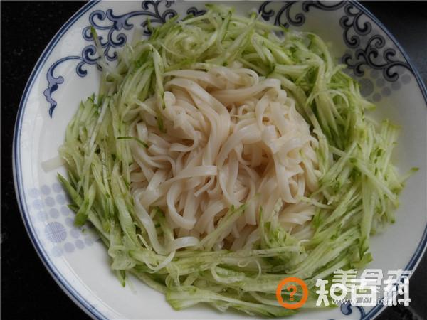 尖椒鸡蛋炸酱面做法大全