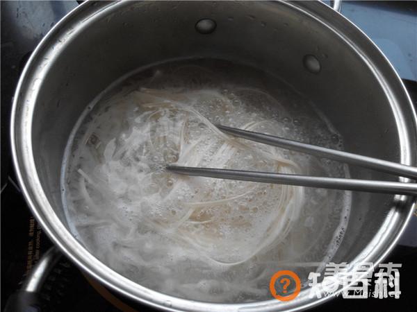 尖椒鸡蛋炸酱面做法大全