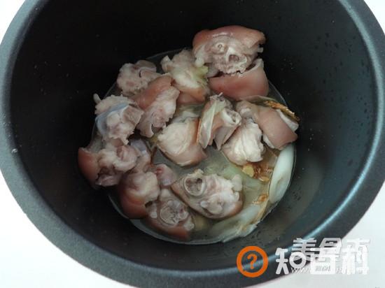 金针炖猪蹄做法大全