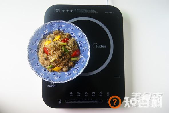 学会六招炒出足可舔盘的【彩椒扇贝丁炒米粉】做法大全