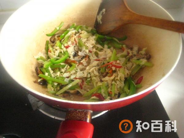 五香豆腐皮炒芹菜做法大全