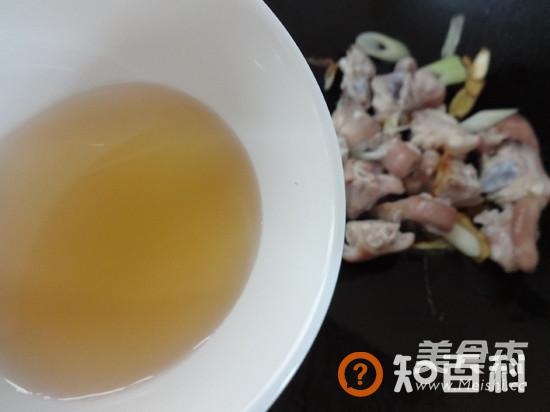 金针炖猪蹄做法大全