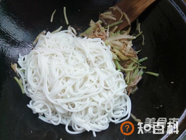 香芹榨菜里脊肉炒米粉做法大全