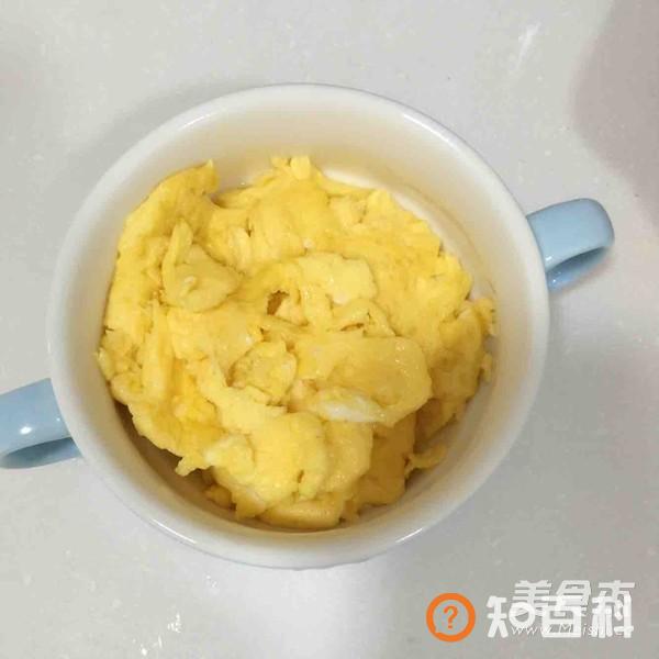 西芹鸡蛋炒米粉做法大全