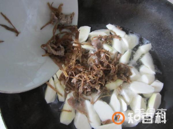 明油笋干菜煮茭白做法大全