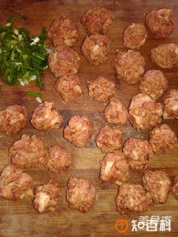 肉圆子蘑菇炖大白菜做法大全