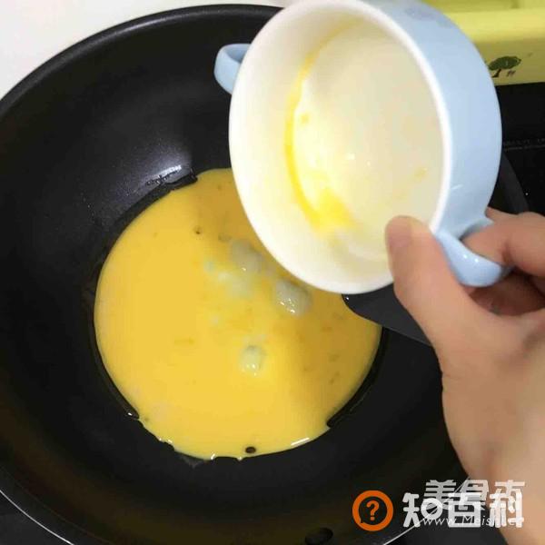 西芹鸡蛋炒米粉做法大全