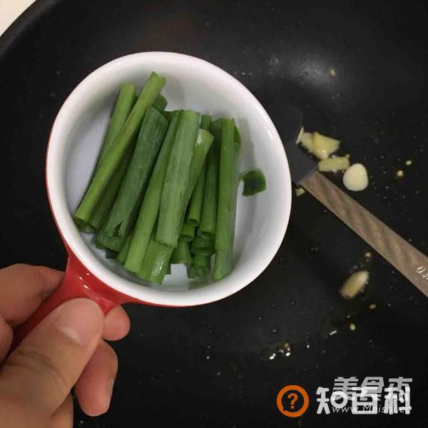西芹鸡蛋炒米粉做法大全
