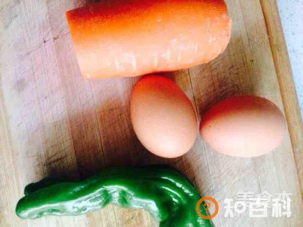 青椒鸡蛋胡萝卜炒米粉做法大全