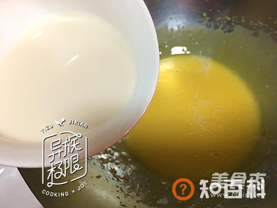 草莓圣诞老人蛋糕做法大全
