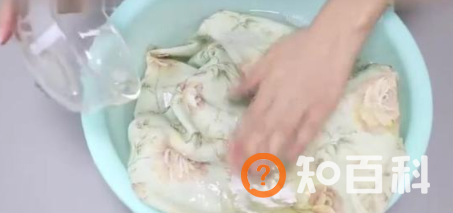 膏药弄床单上怎么洗掉