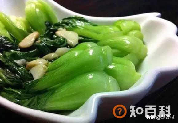 白灼生菜的做法,炒青菜怎么做更翠绿漂亮？